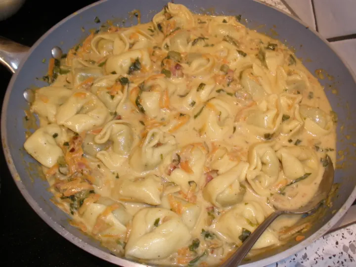 Schnelle Tortellinisoße