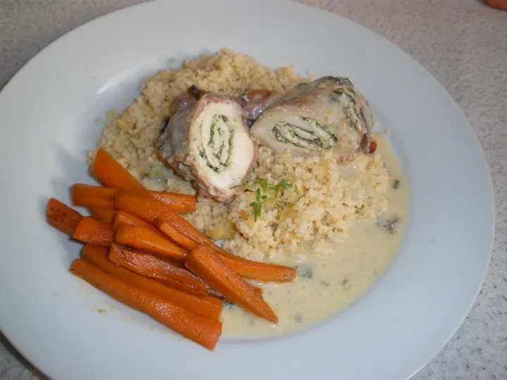 Putenrouladen mit Bärlauchkäsefüllung