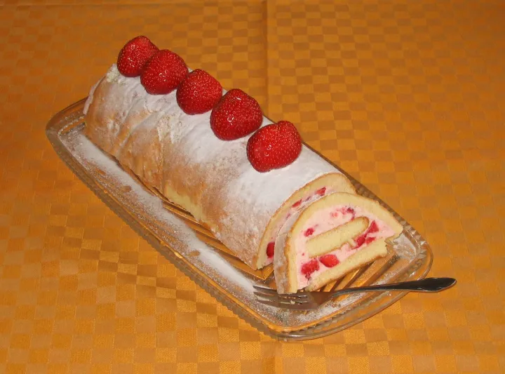 Erdbeer-Roulade