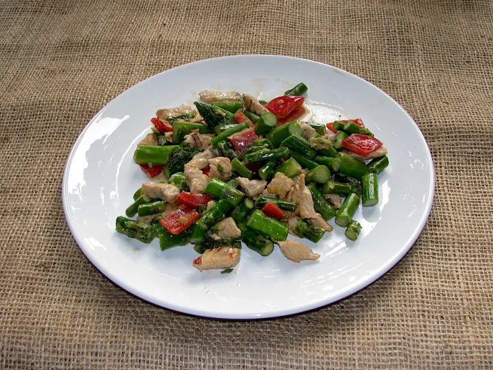 Grünspargel mit Putenfilet