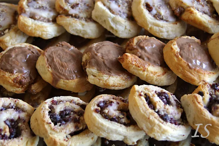 Süße Schnecken mit verschiedenen Füllungen