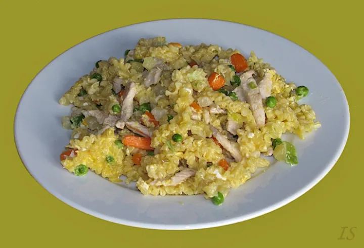 Gebratene Nudeln mit Putenbrustfilet