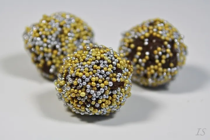 Schokoladen-Haselnuss-Kugeln