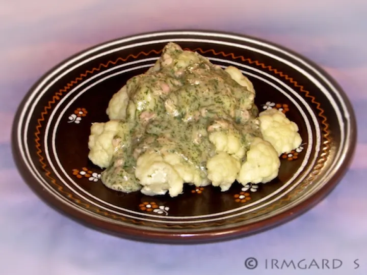 Karfiol mit Schinken-Dill-Sosse