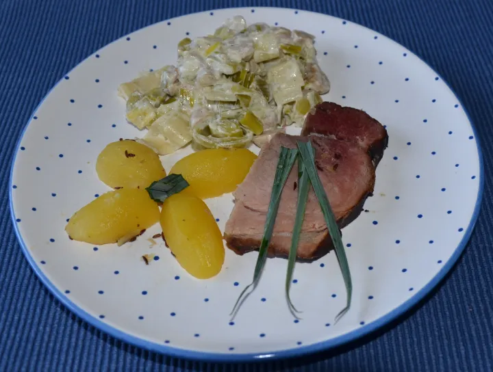 Geselchtes mit Lauch-Champignon-Gemüse