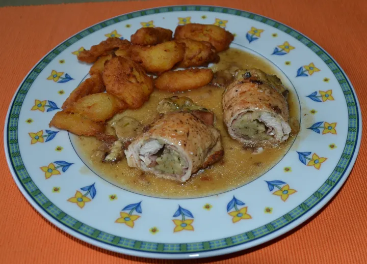 Putenroulade mit Kartoffelnockerl