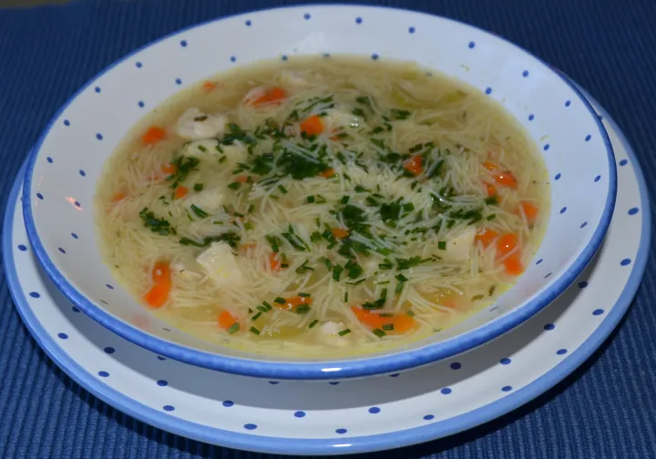Hendl-Nudlsuppe
