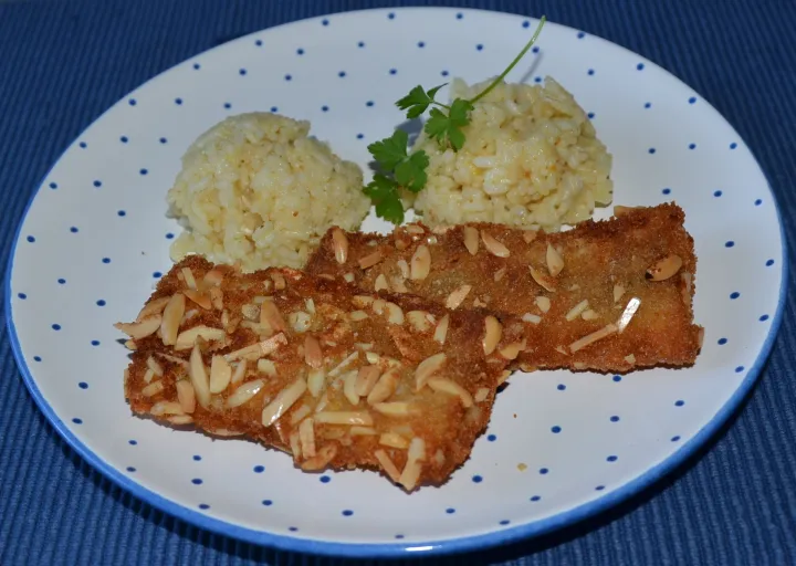 Fischfilet im Mandelmantel mit Orangenrisotto