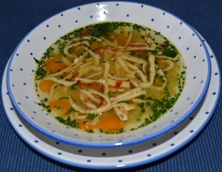 Käseflädle-Suppe
