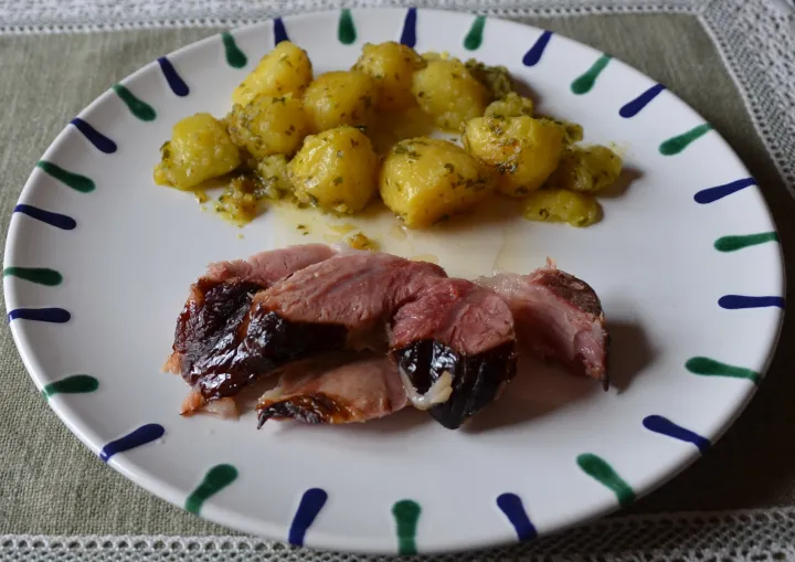 gekochte Stelze mit Petersilkartoffeln