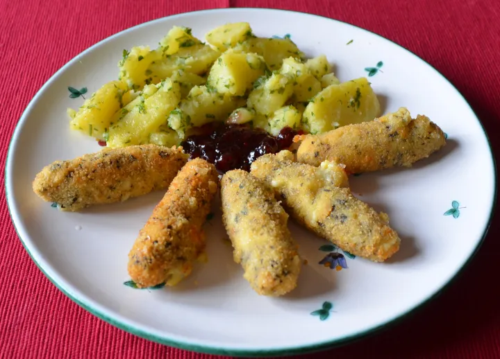 Knusprige Mozzarella-Stangerl