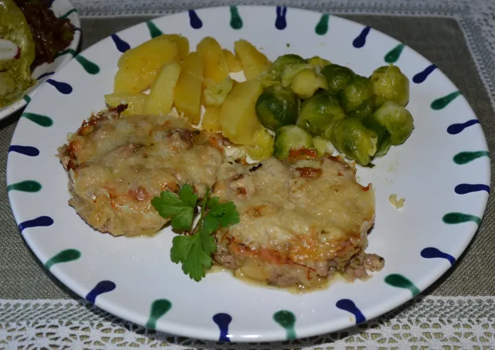 Faschiertes mit Käse überbacken