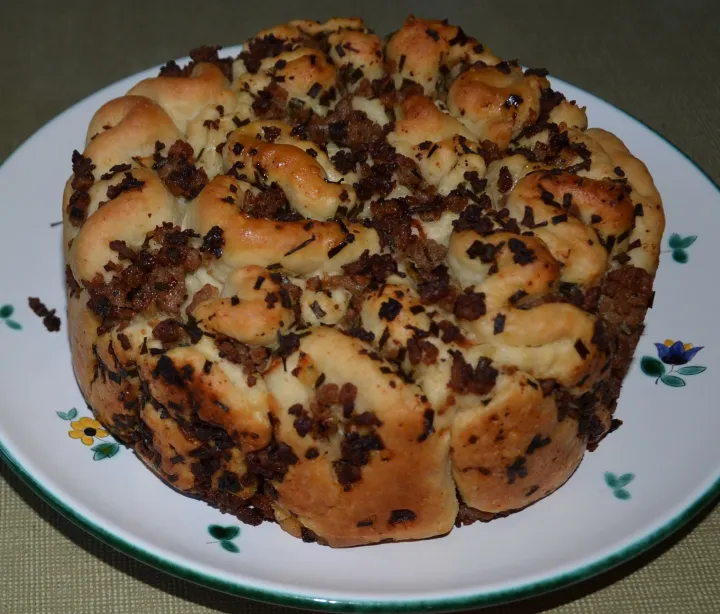 Faltenbrot mit Faschiertem