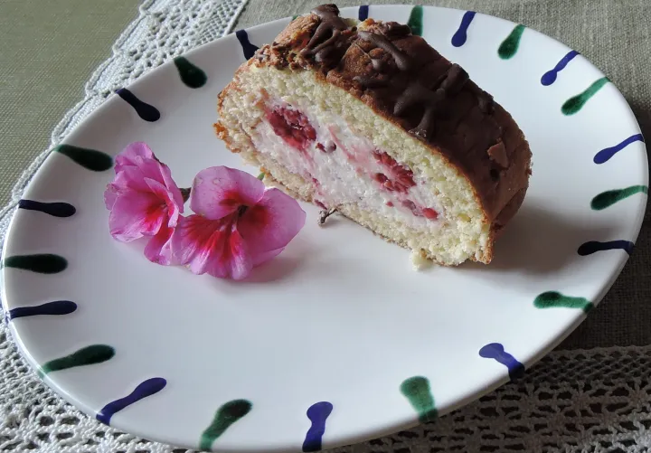 Himbeer-Joghurt-Roulade