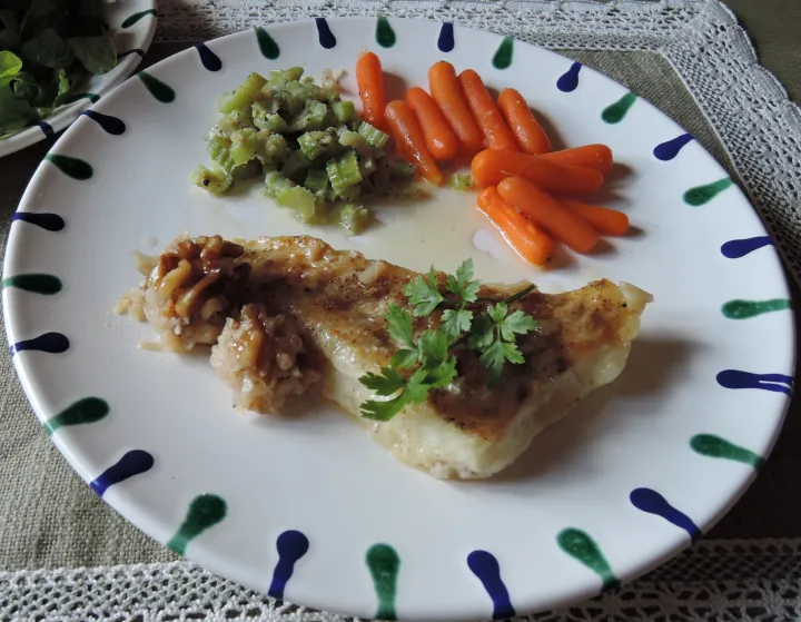 gebratener Fisch mit Gemüse