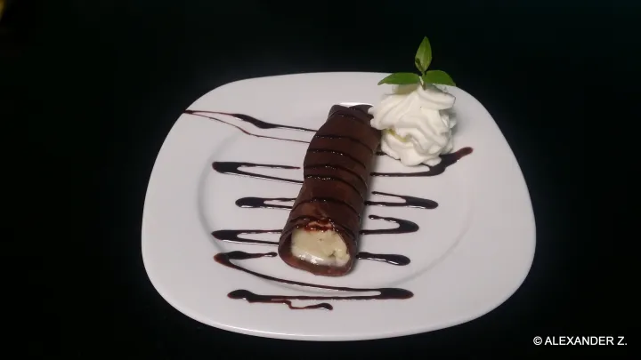 Bananeneis im Schoko-Crêpes - Mantel