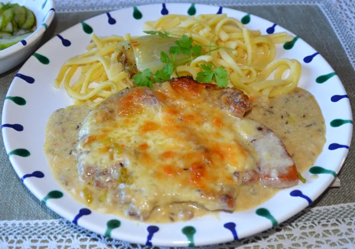 Schweinskotelett nach Vorarlberger Art