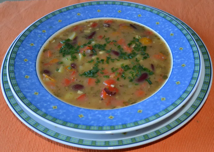 Ungarische Bohnensuppe
