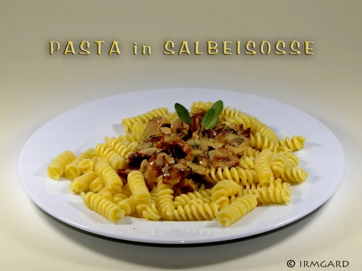 Pasta in Salbeisosse