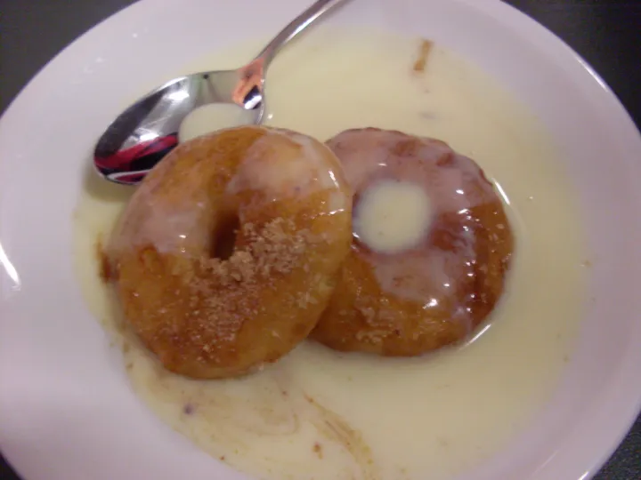 Apfelküchle mit Vanillesauce