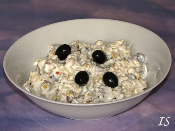 Heringssalat mit Nudeln