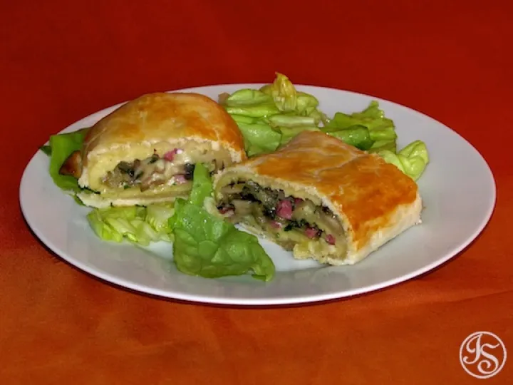 Erdäpfelstrudel mit Champignons