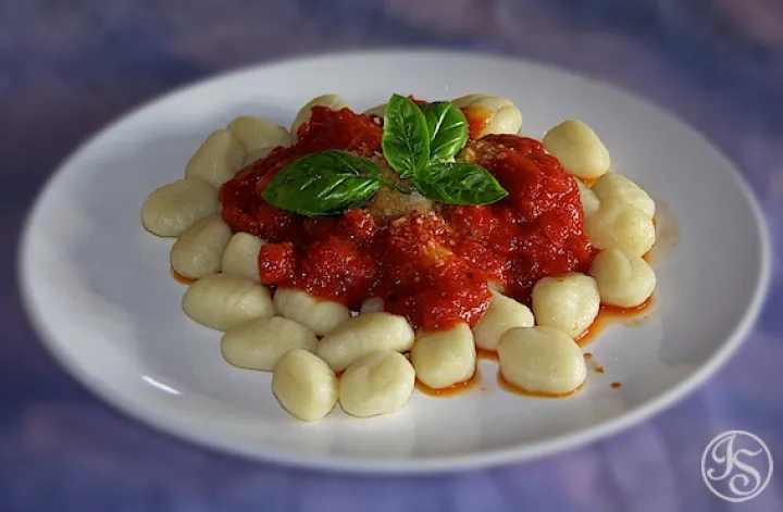 Gnocchi mit Pomodoro e Peperoncino