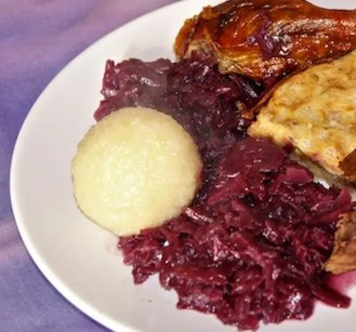 Blaukraut und Kartoffelknödel