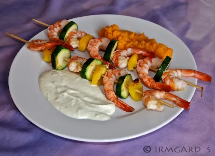 Garnelenspieße mit Knoblauchsoße