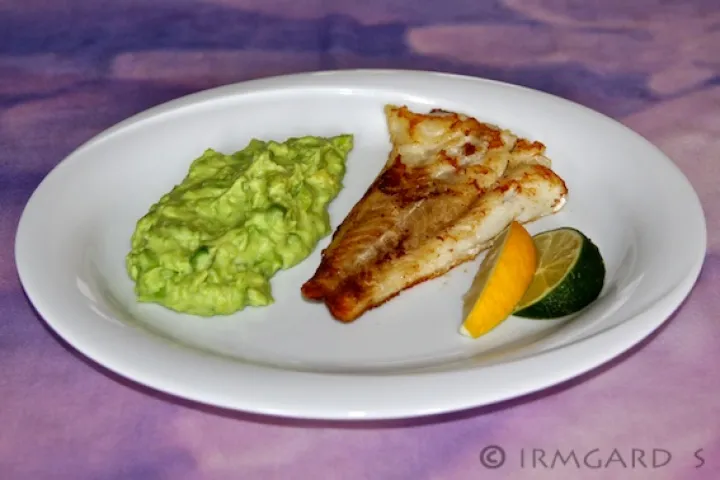 Kabeljaufilet mit Erbsenpüree