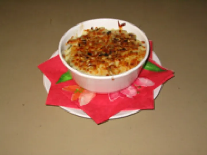 Zwiebelsuppe mit gerösteten Sonnenblumenkernen