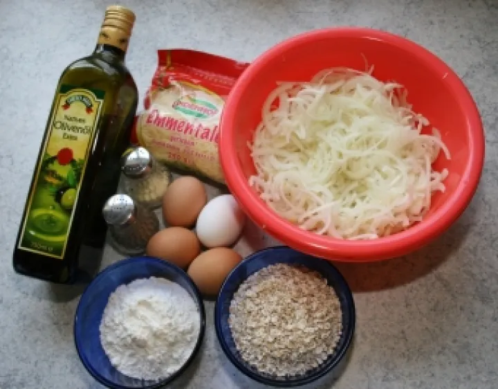 Zwiebel-Käse-Puffer