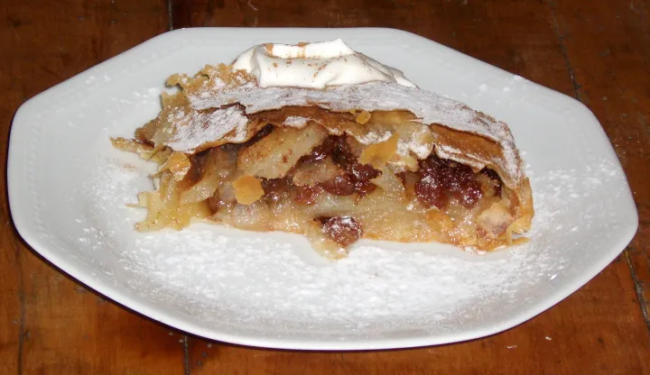 Apfelstrudel