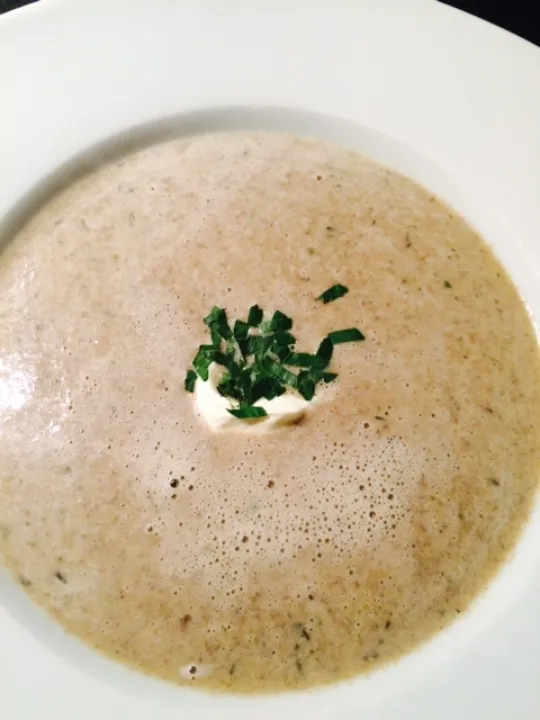 Suppe von Creme-Champignons