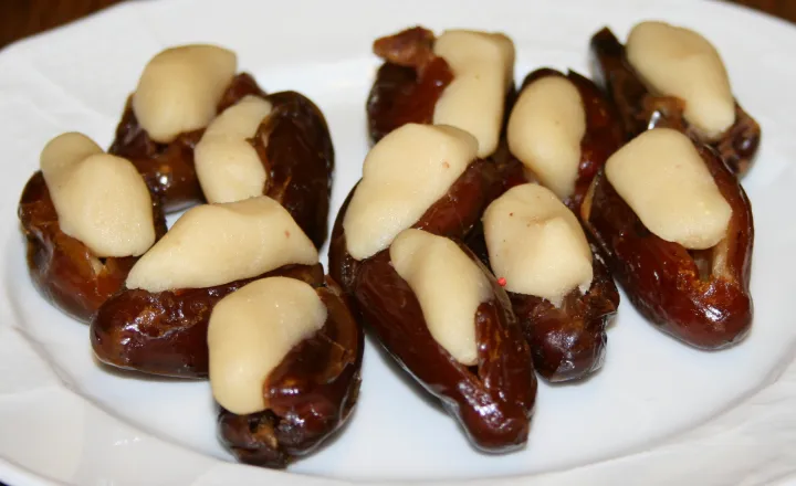 Datteln mit Marzipanfülle