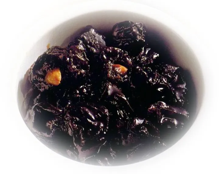 Dörrpflaumen in Tokajer Wein