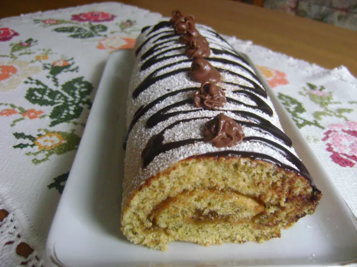 Steirische Biskuitroulade