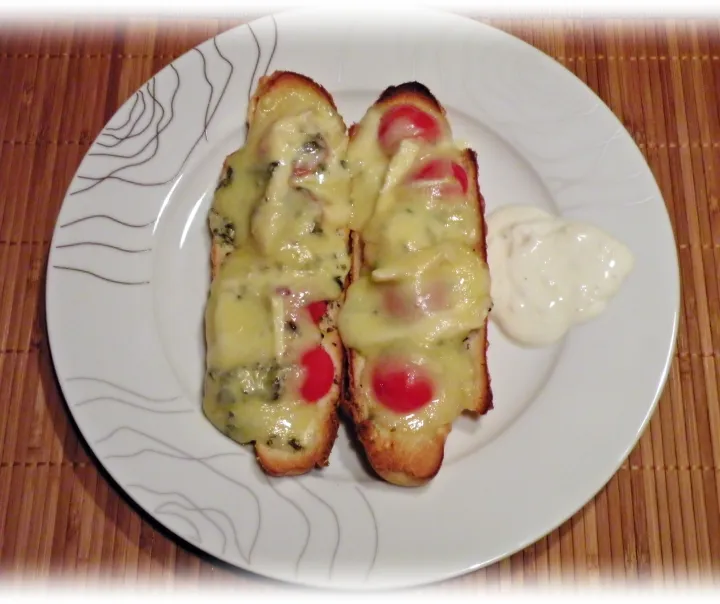 Überbackenes Käsestangerl