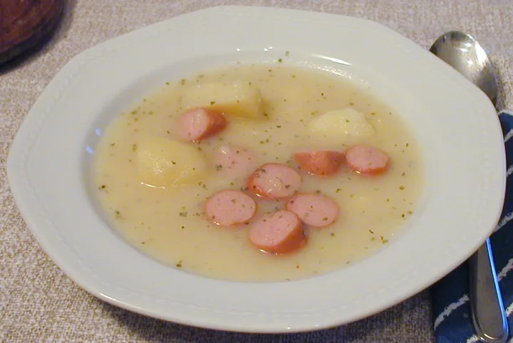 Erdäpfelsuppe
