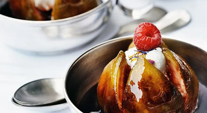 Flower Power Feigen mit Himbeeren und Frischkäse