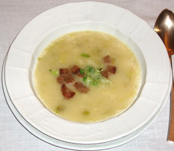 Frühlingszwiebelsuppe