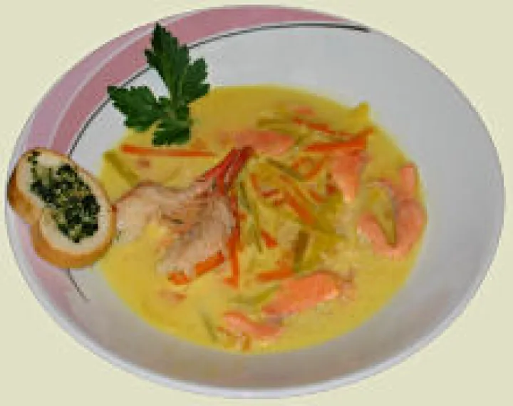 Gemüsesuppe mit Fisch