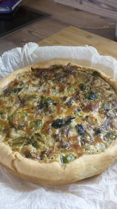 Quiche mit Rosenkohl und Speck