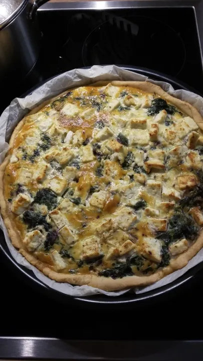 Quiche mit Spinat und Schafskäse