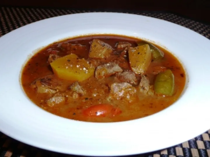 Kürbisgulasch mit Paprika