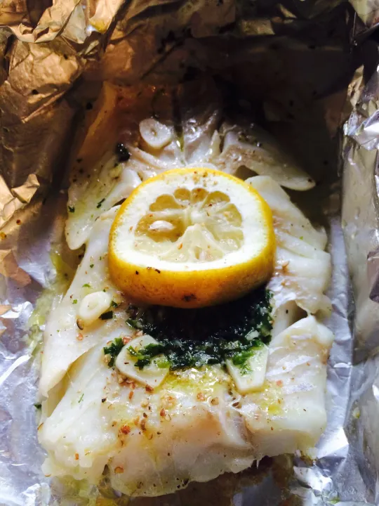 Gegrillter Kabeljau mit Kräuterbutter