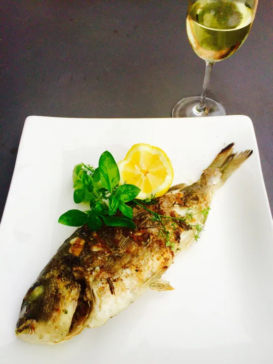 Gegrillte Dorade ( Goldbrasse)
