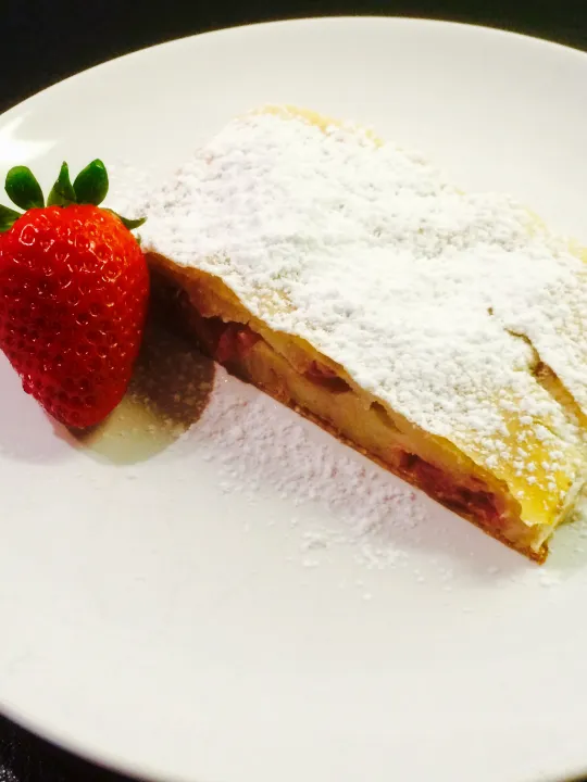 Erdbeer-Bananen Strudel 