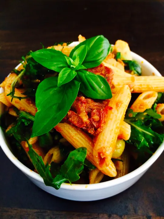 Nudelsalat mit Rucola 