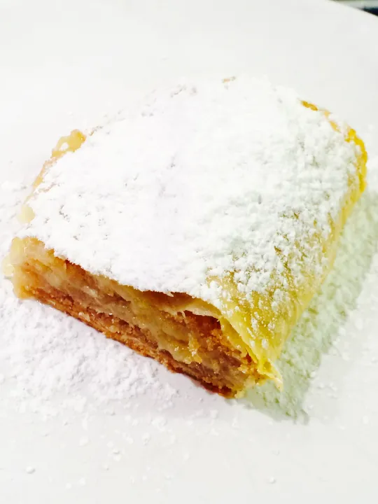 Rhabarber Strudel mit Apfel 